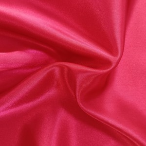 Kierrä polyesterin muoti